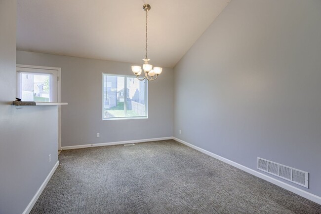 Building Photo - Must See 3 Bedroom In Arbor Gate!!