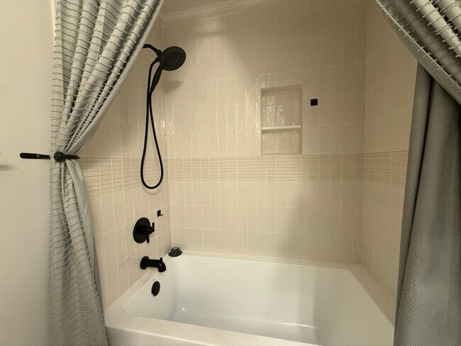 Building Photo - Welcome to this stunning 3-bedroom, 2.5-ba...