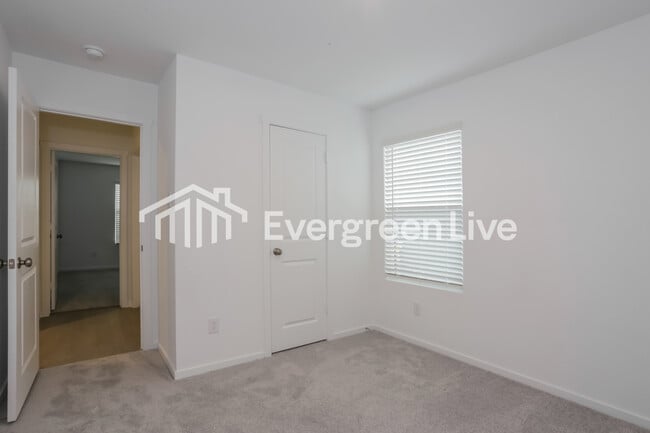 Building Photo - 6800 Haines Dr