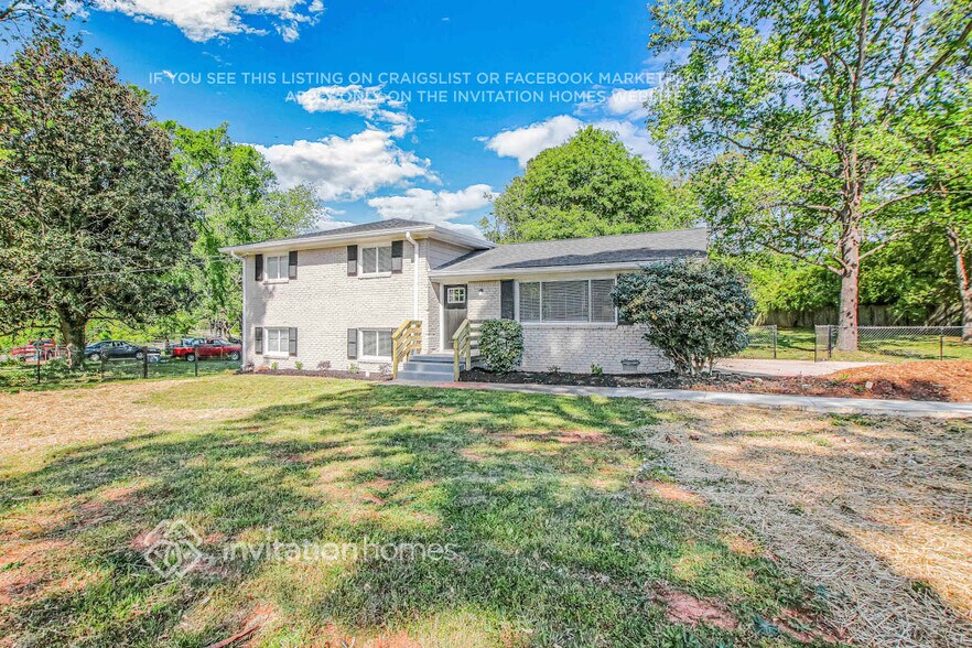 Primary Photo - 3746 Brookcrest Cir