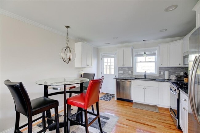 Building Photo - 17 Mariner Way