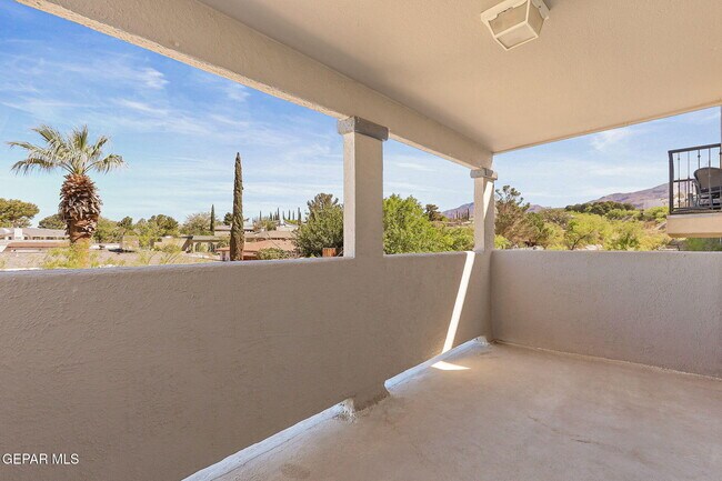 Building Photo - 6264 Escondido Dr