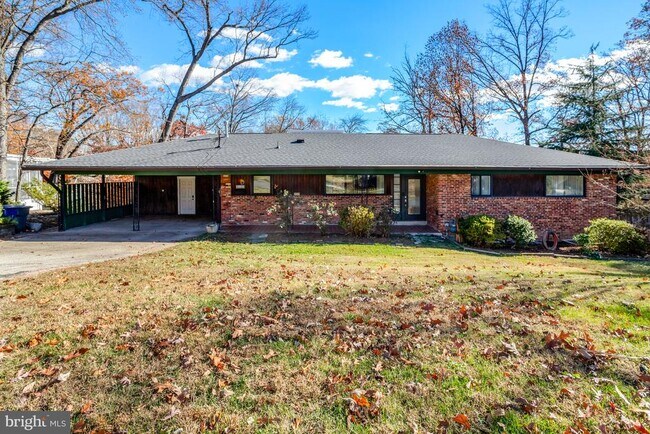 Building Photo - 6120 Beachway Dr