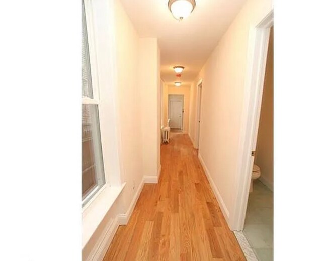 Building Photo - Newly Renovated Apartment in Brewerytown