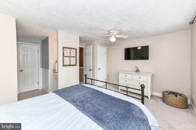 Building Photo - 1661 Fieldthorn Dr