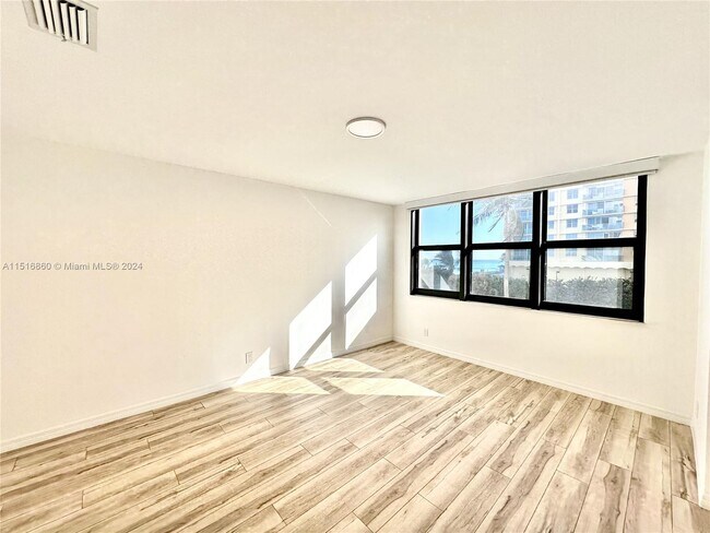 Building Photo - 2301 S Ocean Dr