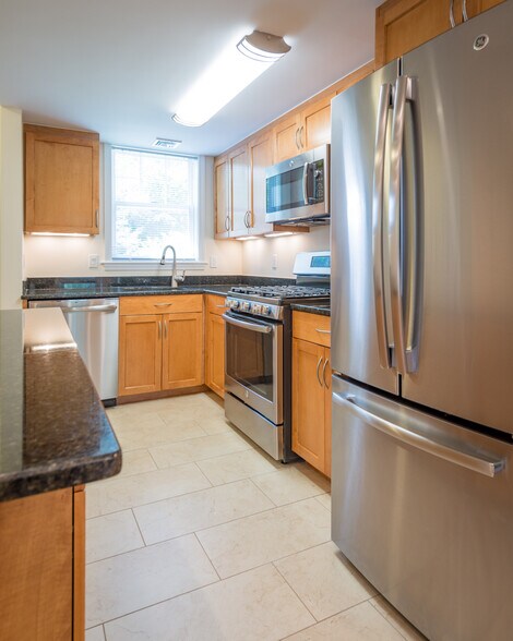 Building Photo - 108 Independence Dr