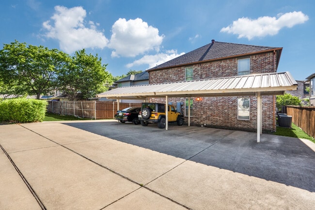 Building Photo - 2714 Merida Ave