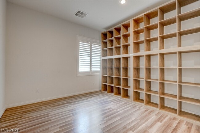 Building Photo - 985 Noah Valley St