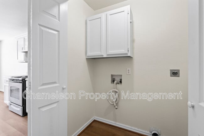 Building Photo - 2910 Dawn Ct