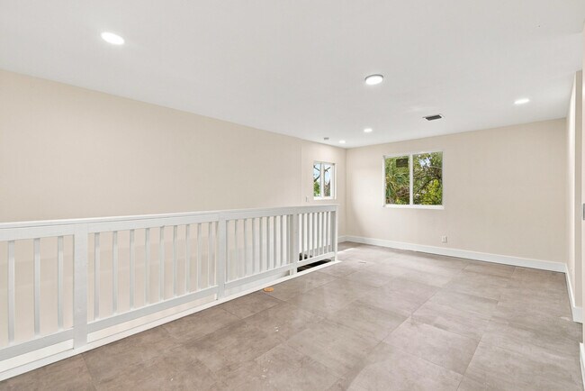 Building Photo - 4701 Evergreen Ave