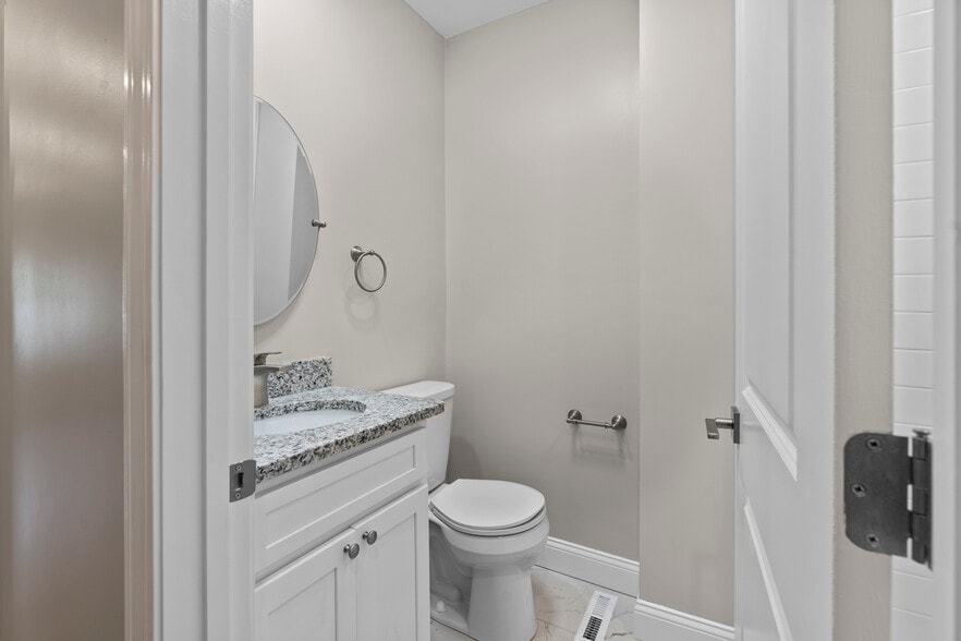 Building Photo - 376 Arnolds Neck Dr