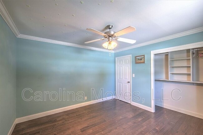 Building Photo - 1760 Memorial Dr Ext