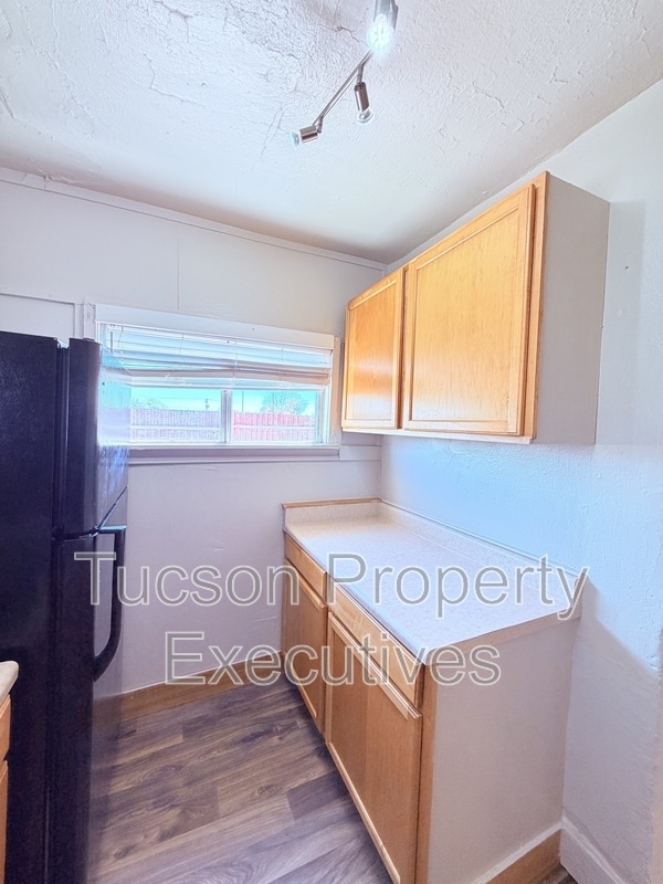 Building Photo - 234 E 32nd St