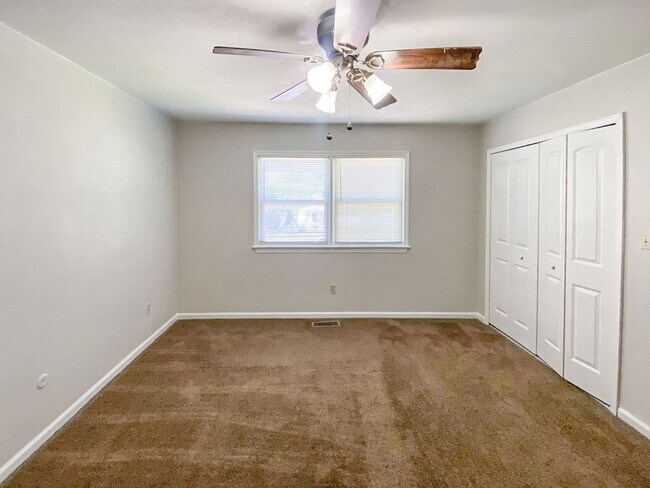 Building Photo - Rush - Silver