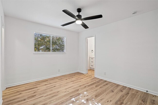 Building Photo - 6009 Glen Meadow Dr