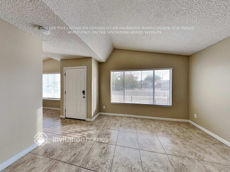 Building Photo - 5922 W Mauna Loa Ln