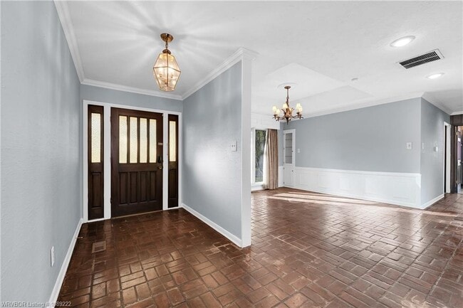 Building Photo - 2411 S 46th St