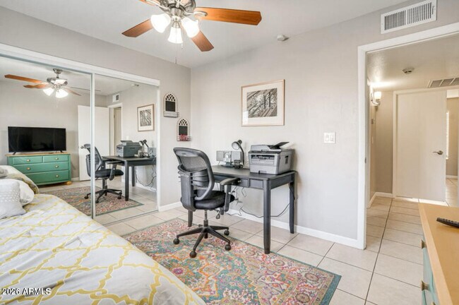 Building Photo - 9819 N 67th Dr