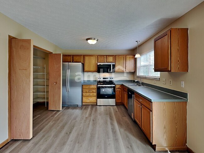 Building Photo - 172 Steiger Ct