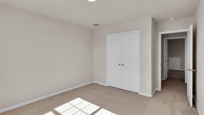 Building Photo - 128 Palo Pinto Dr