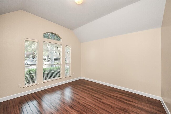 Building Photo - 4807 Taylor Lake Ct