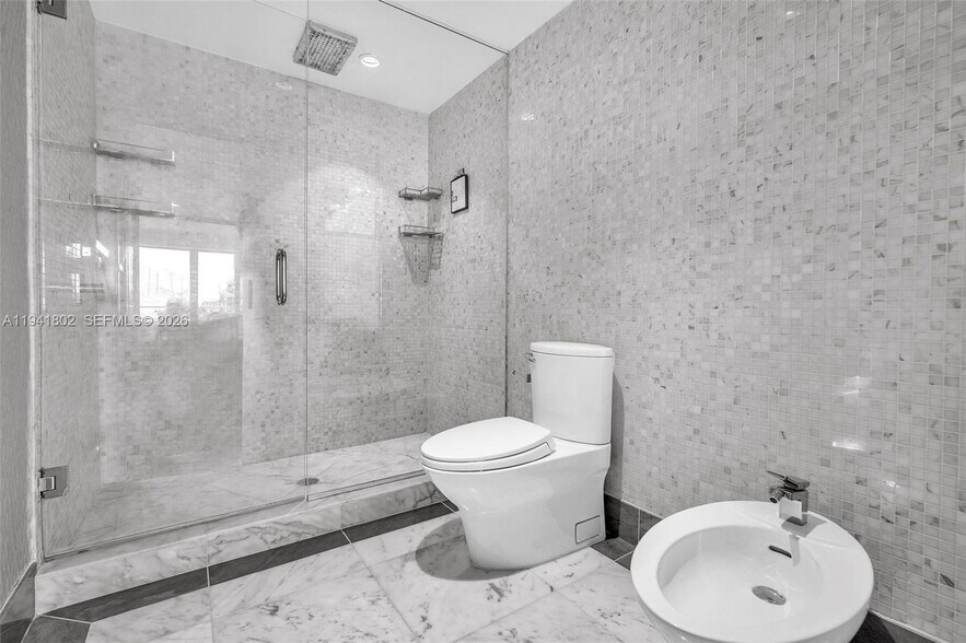 Building Photo - 200 Biscayne Boulevard Way