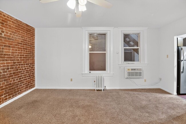 Building Photo - Available Now! 2Bd / 1.5Ba in the Heart of...