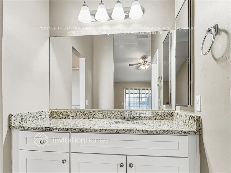 Building Photo - 1502 Carter Oaks Dr