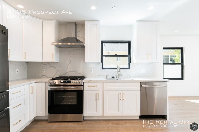Building Photo - Newly Re-Imagined 2 Bed/ 2 Bath Backhouse ...