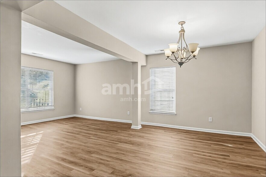 Building Photo - 5145 Torrey Ln