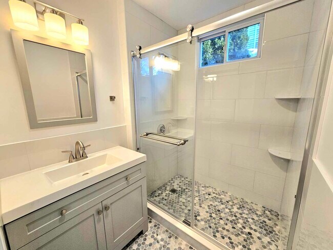 Building Photo - 10 Alton Rd