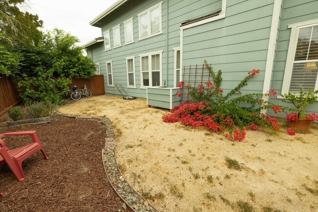 Building Photo - 115 Maybeck St