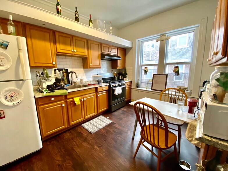 Kitchen - 73 Westland Ave