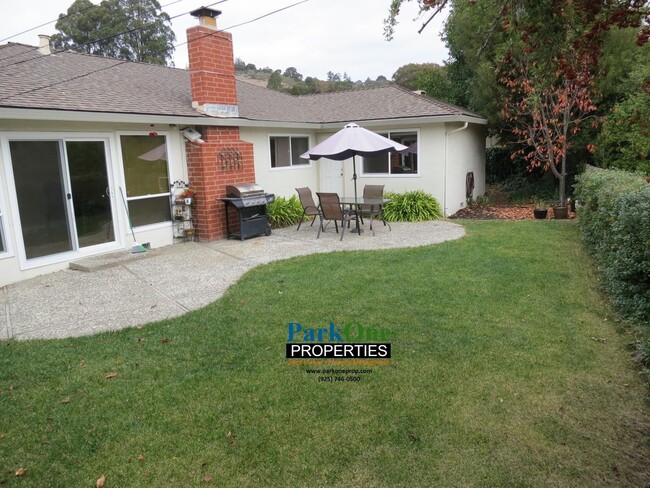 Building Photo - 4 Bedroom home in El Sobrante Now Available!