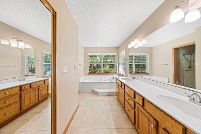 Building Photo - 406 Bally Way