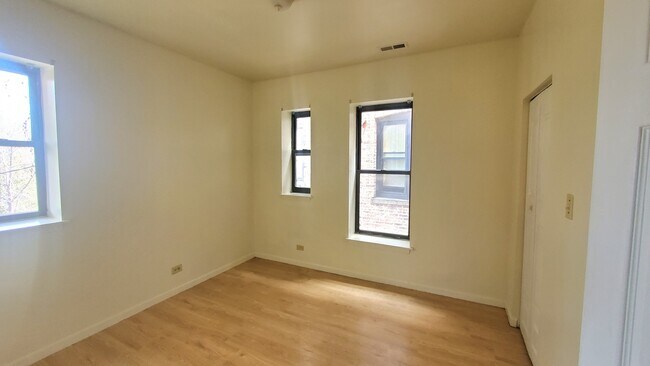 Building Photo - 4615 S Michigan Ave