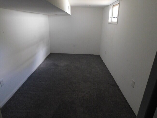 Building Photo - 405 N Washington Ave