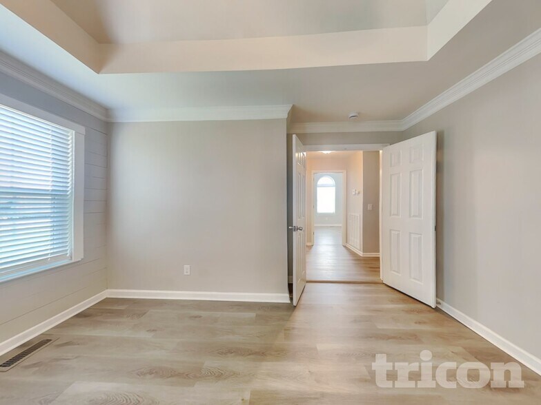 Building Photo - 146B Waterford Way