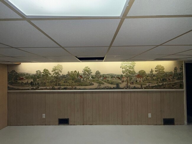 Building Photo - 28 Robinhood Rd