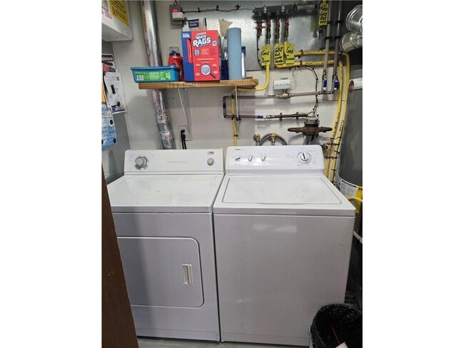 Building Photo - 6662 84th Ct N