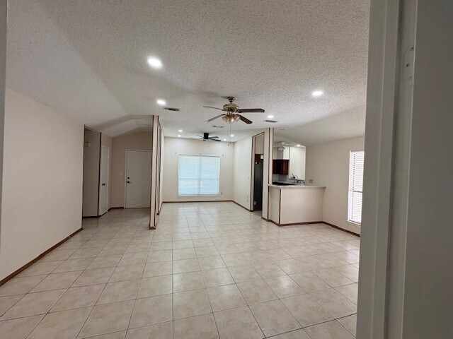 Building Photo - 10907 Spring Harvest Dr