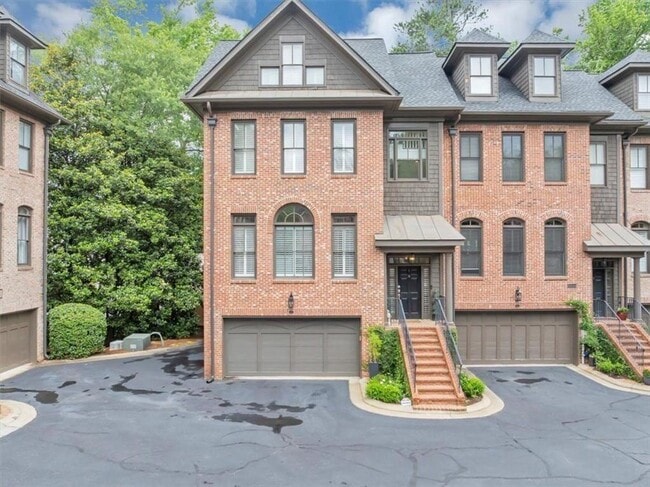 Primary Photo - 4222 Rickenbacker Dr NE