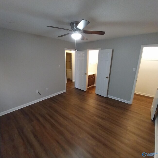 Building Photo - 12009 Sugar Mill Cir