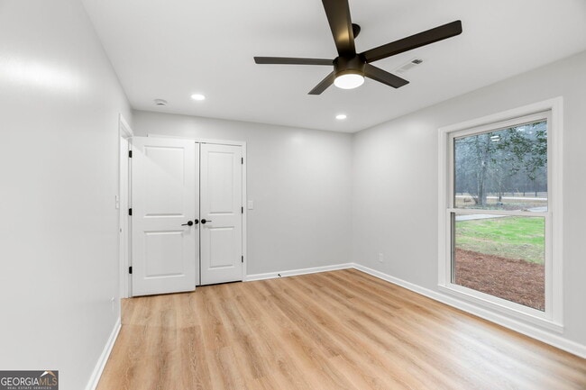 Building Photo - 335 Harris Rd