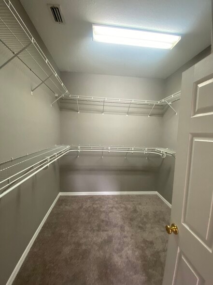 Building Photo - 7441 Arlington Grove Cir