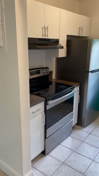 Kitchen - 1318 NW 4th Ave