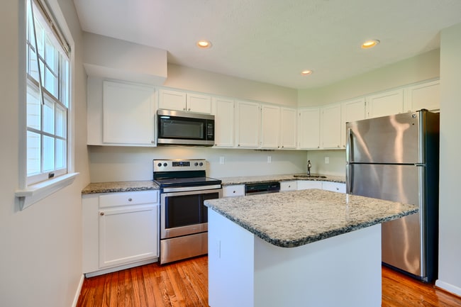 Building Photo - 3419 Clairborne Way