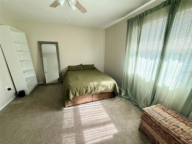 Building Photo - 10053 Lake Oak Cir