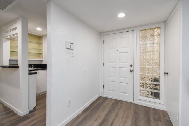 Building Photo - 7814 Candlegreen Ln